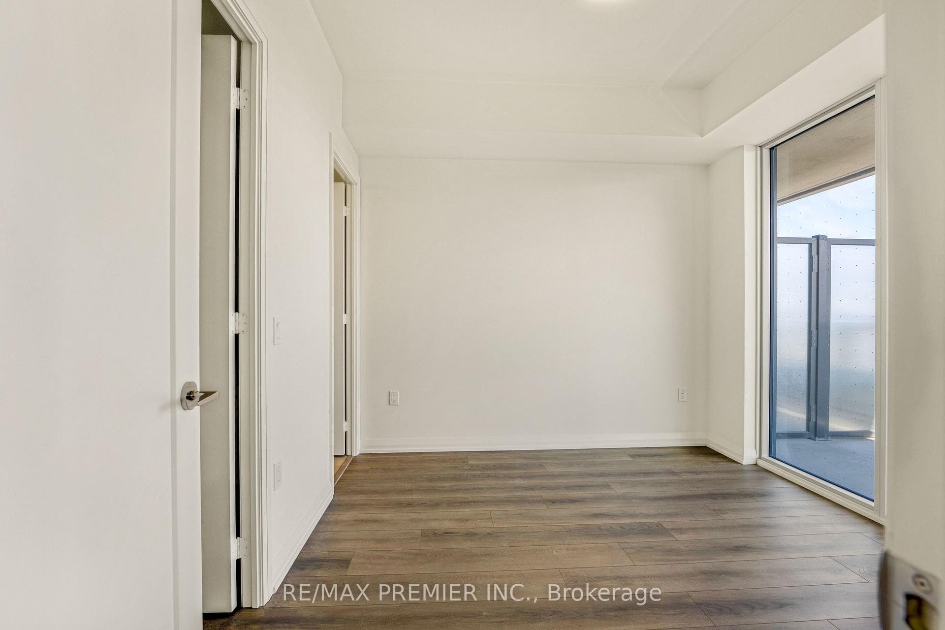 8960 Jane Street Unit 409 photo 24