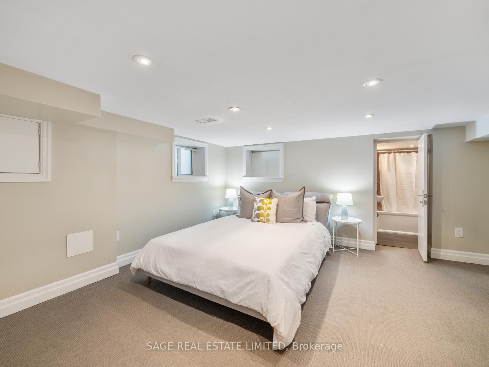 12 Ravina Crescent photo 28