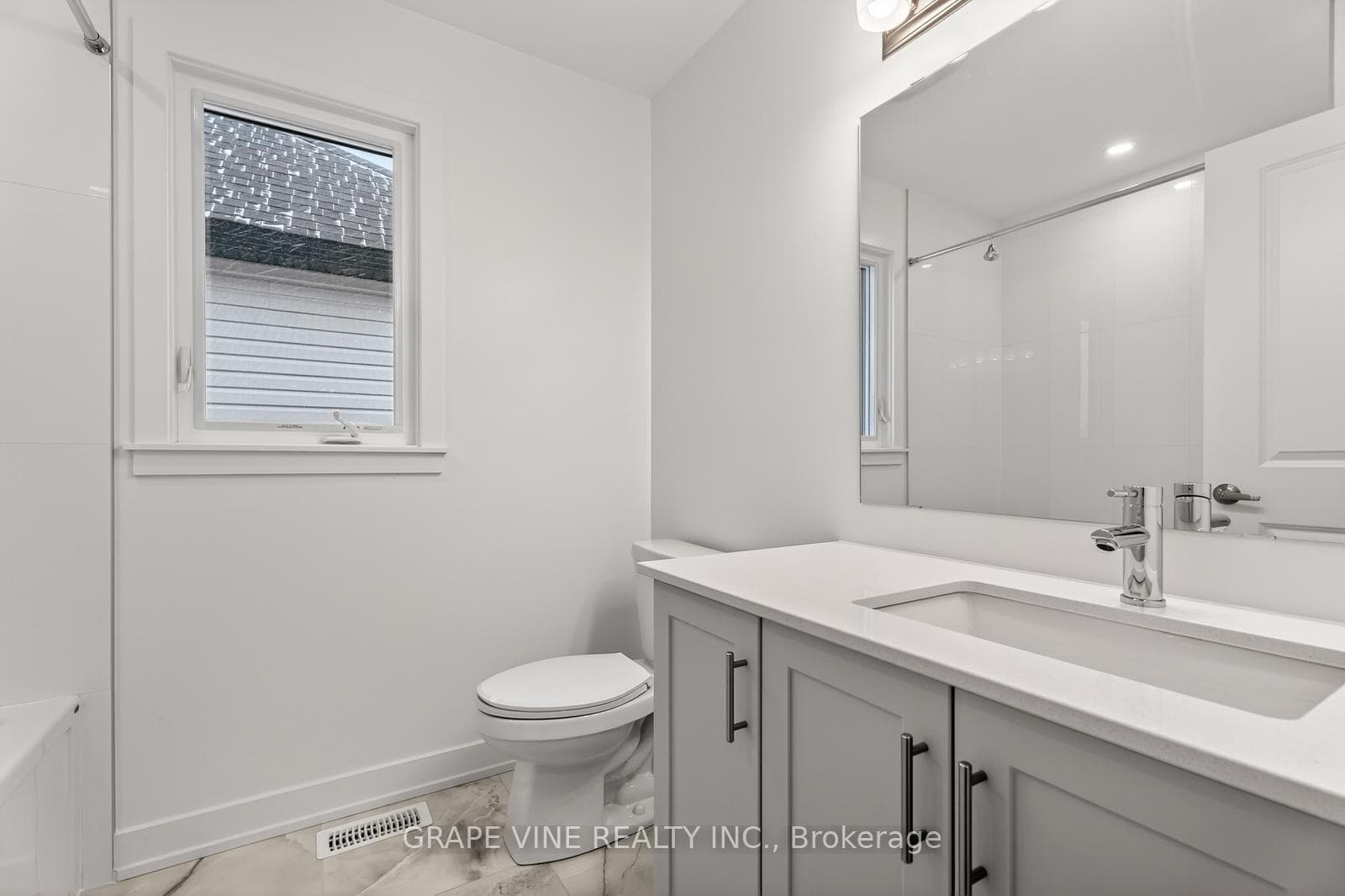 445 Haresfield Court photo 31