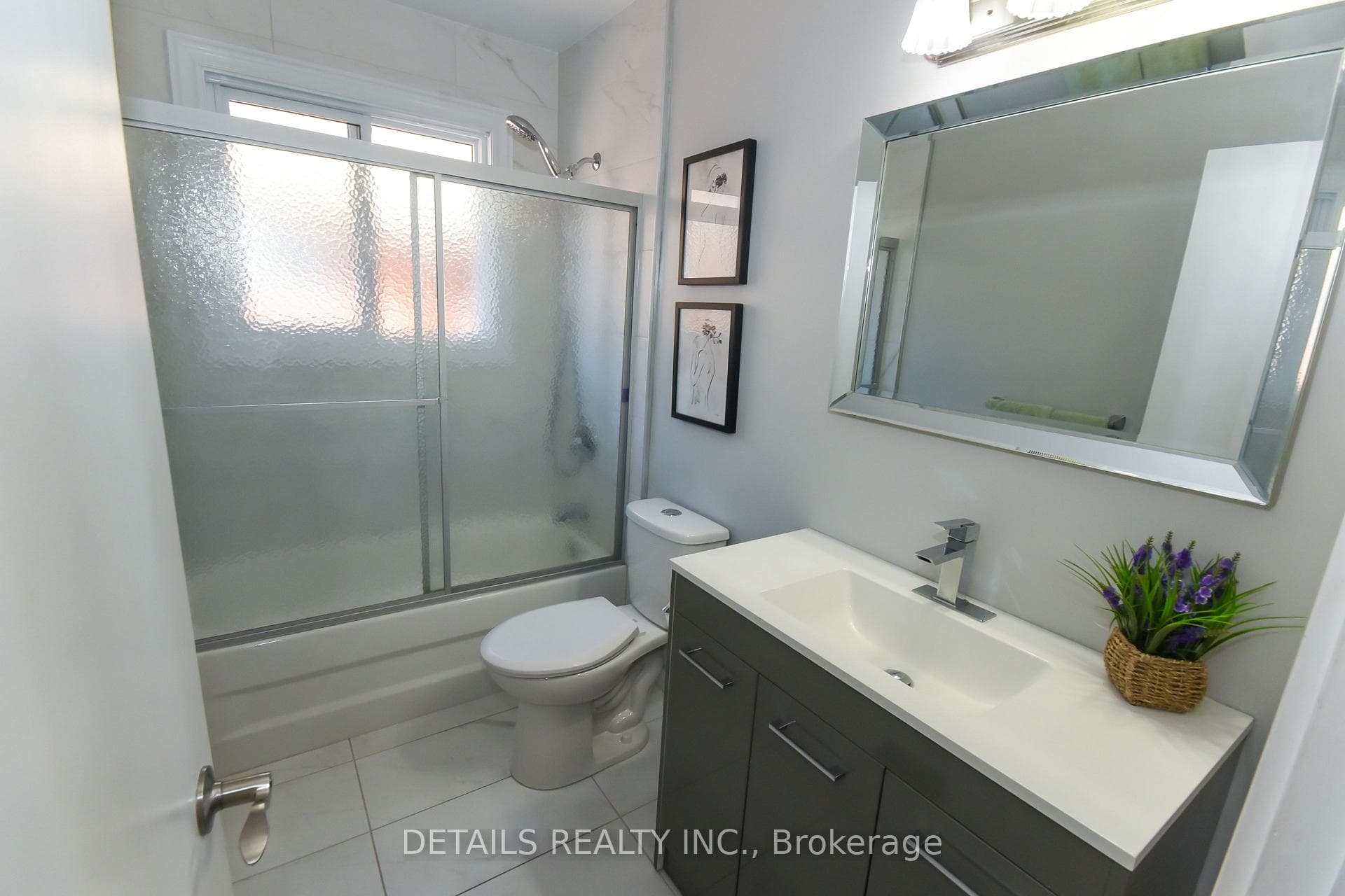1255 Highgate Road photo 17