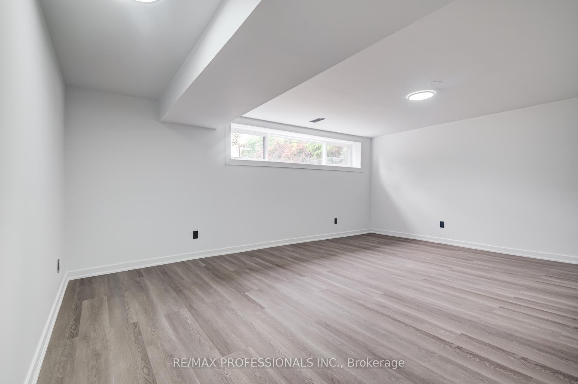 23 Appledale Road Unit Lower photo 5
