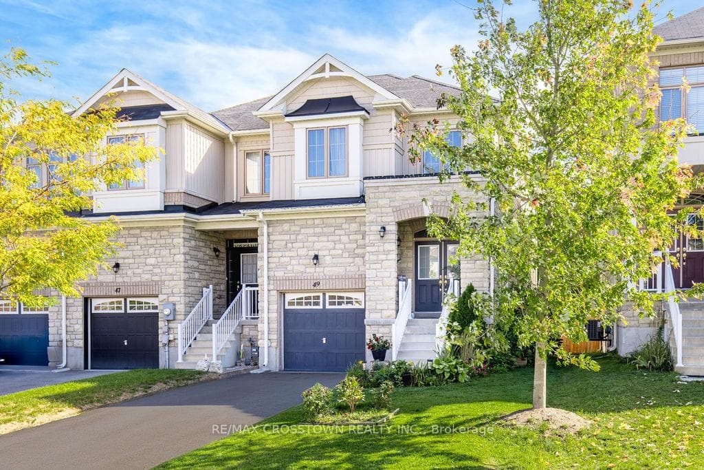 Private single driveway!