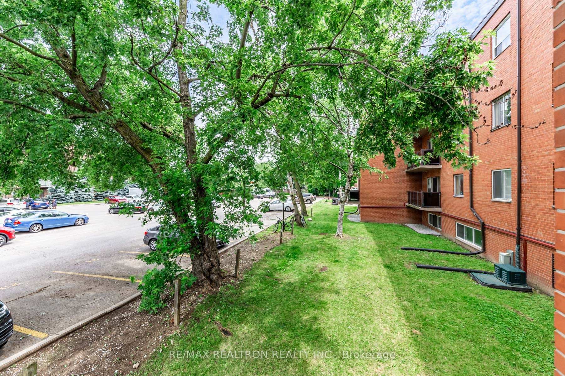165 Colborne Avenue Unit 202 photo 26