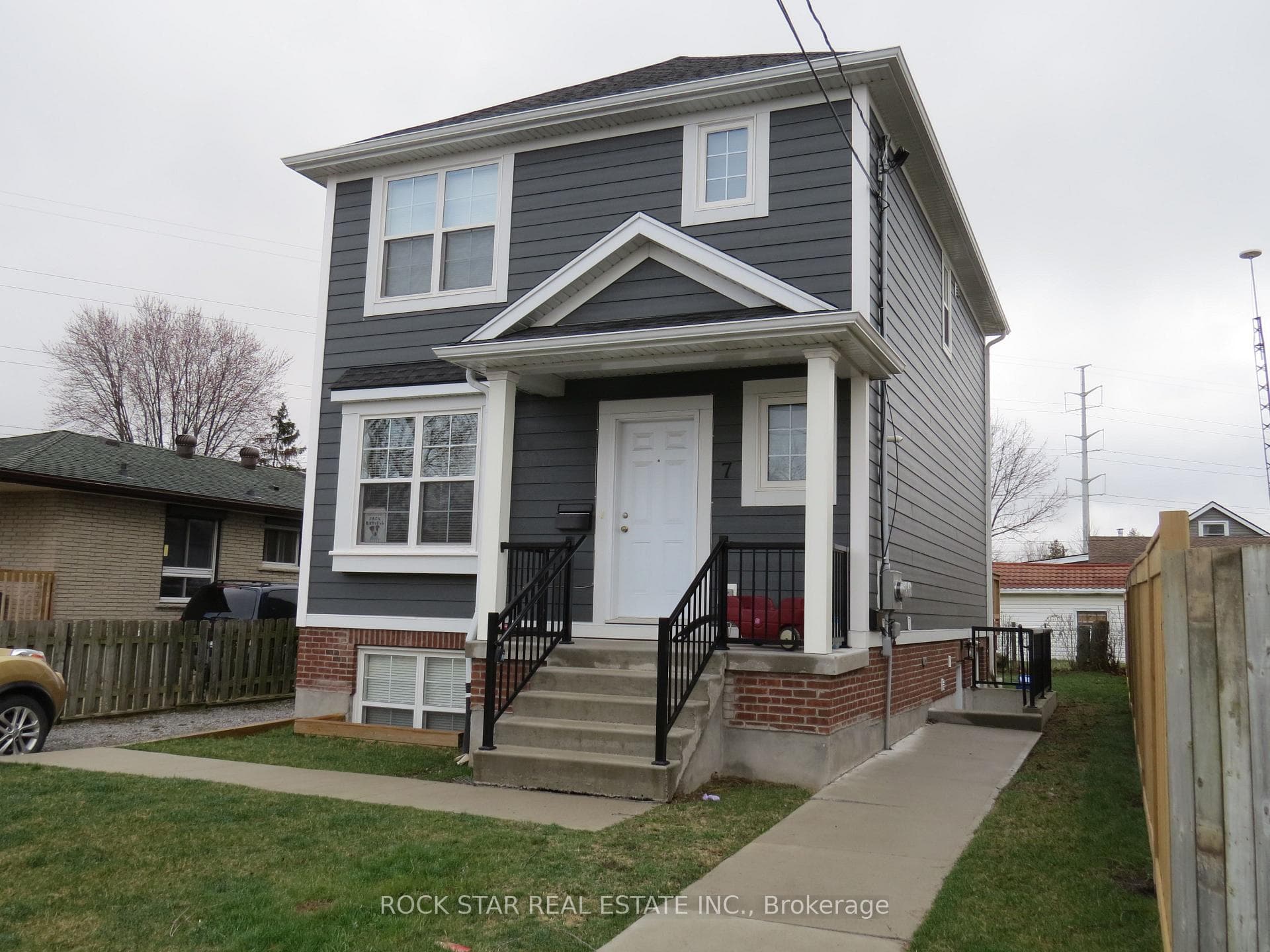 7 Dundonald Street photo 1