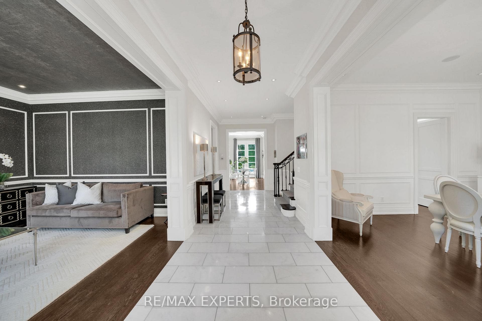 181 Kingslynn Drive photo 4