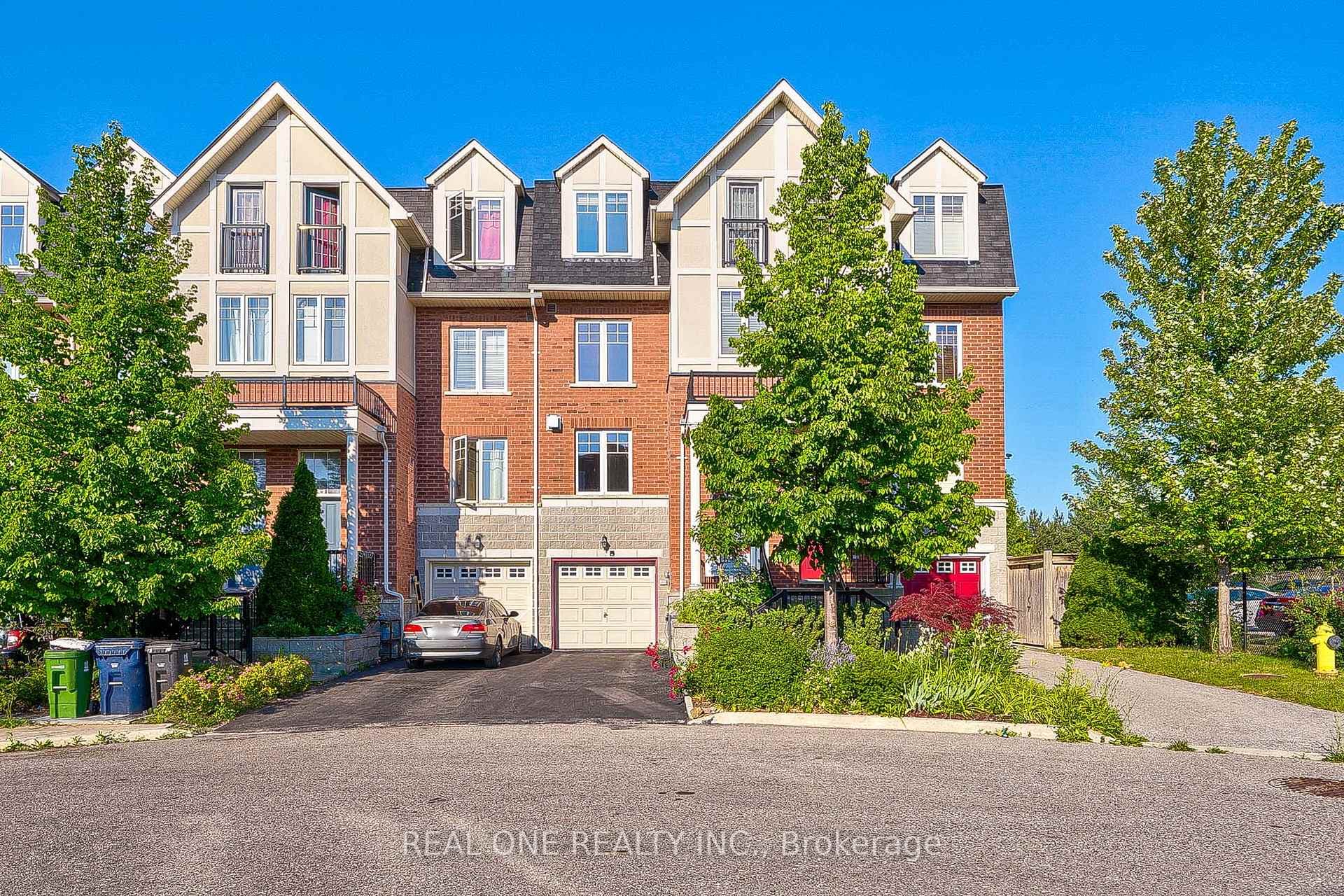 77 John Bell Crescent photo 1