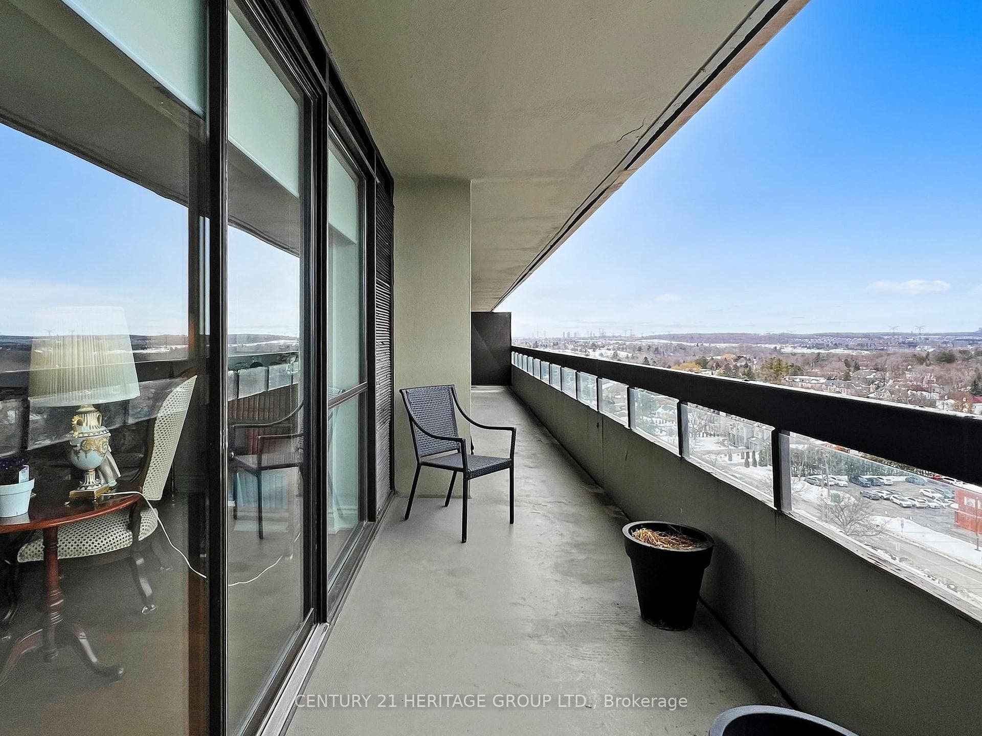 8111 Yonge Street Unit 1605 photo 25
