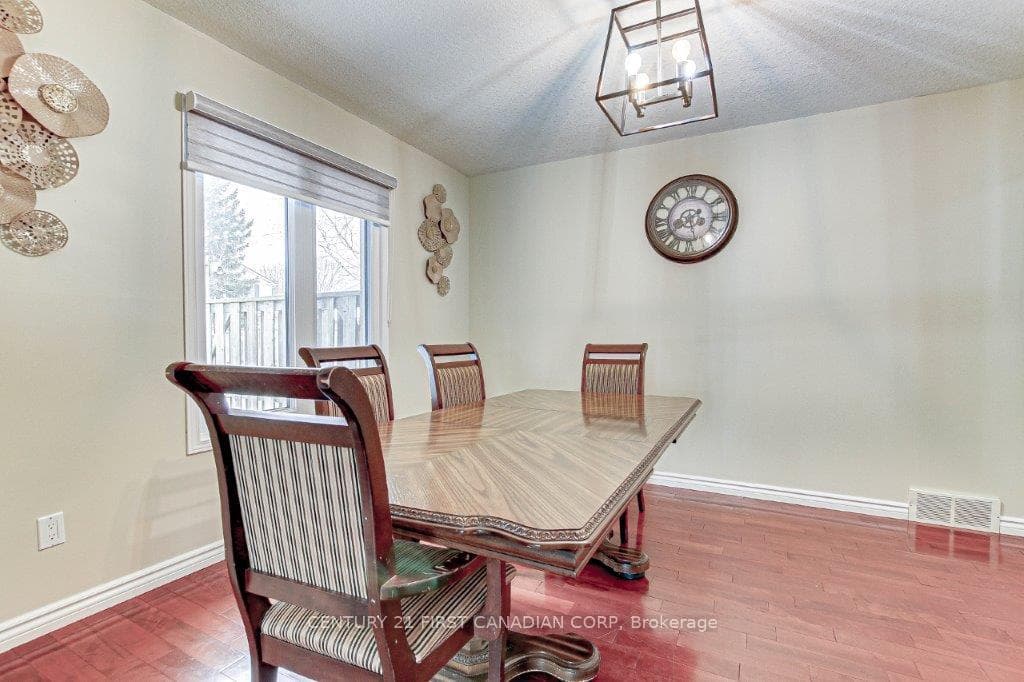 1 Muskoka Crescent photo 8