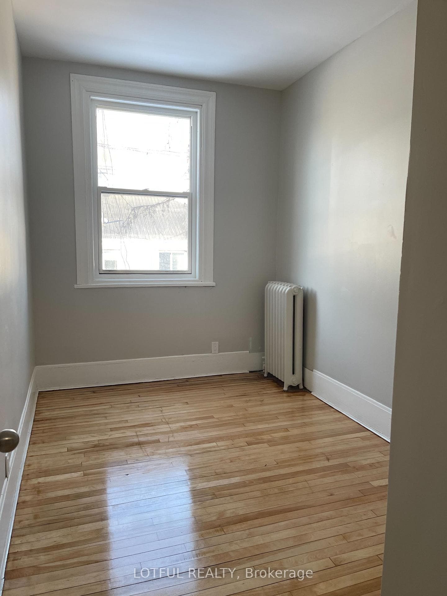 4 1/2 Russell Street Unit 4 photo 11