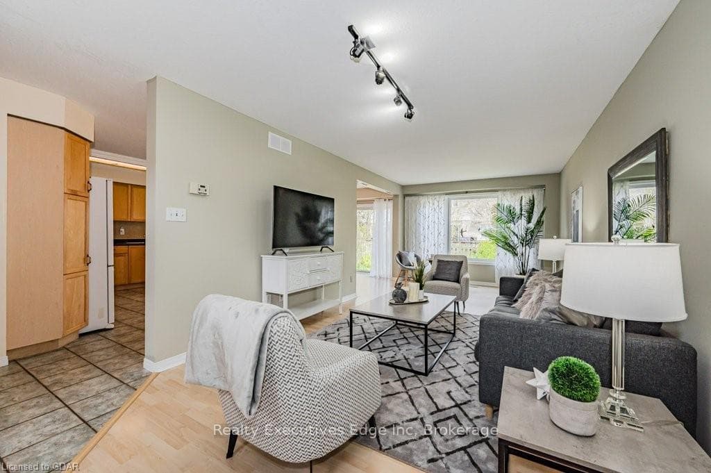 5 CAMM Crescent Unit Main photo 8
