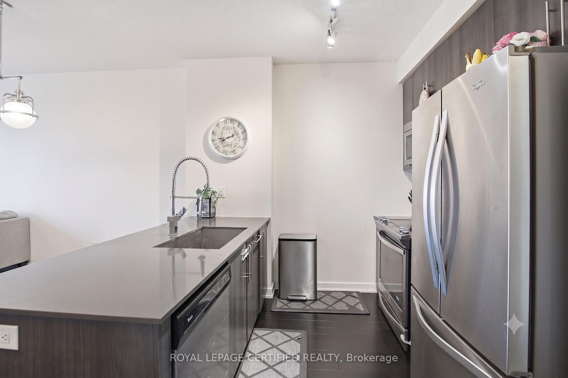 510 Curran Place Unit 808 photo 10