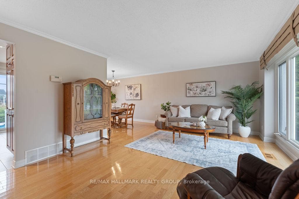1570 Marcoux Drive photo 10