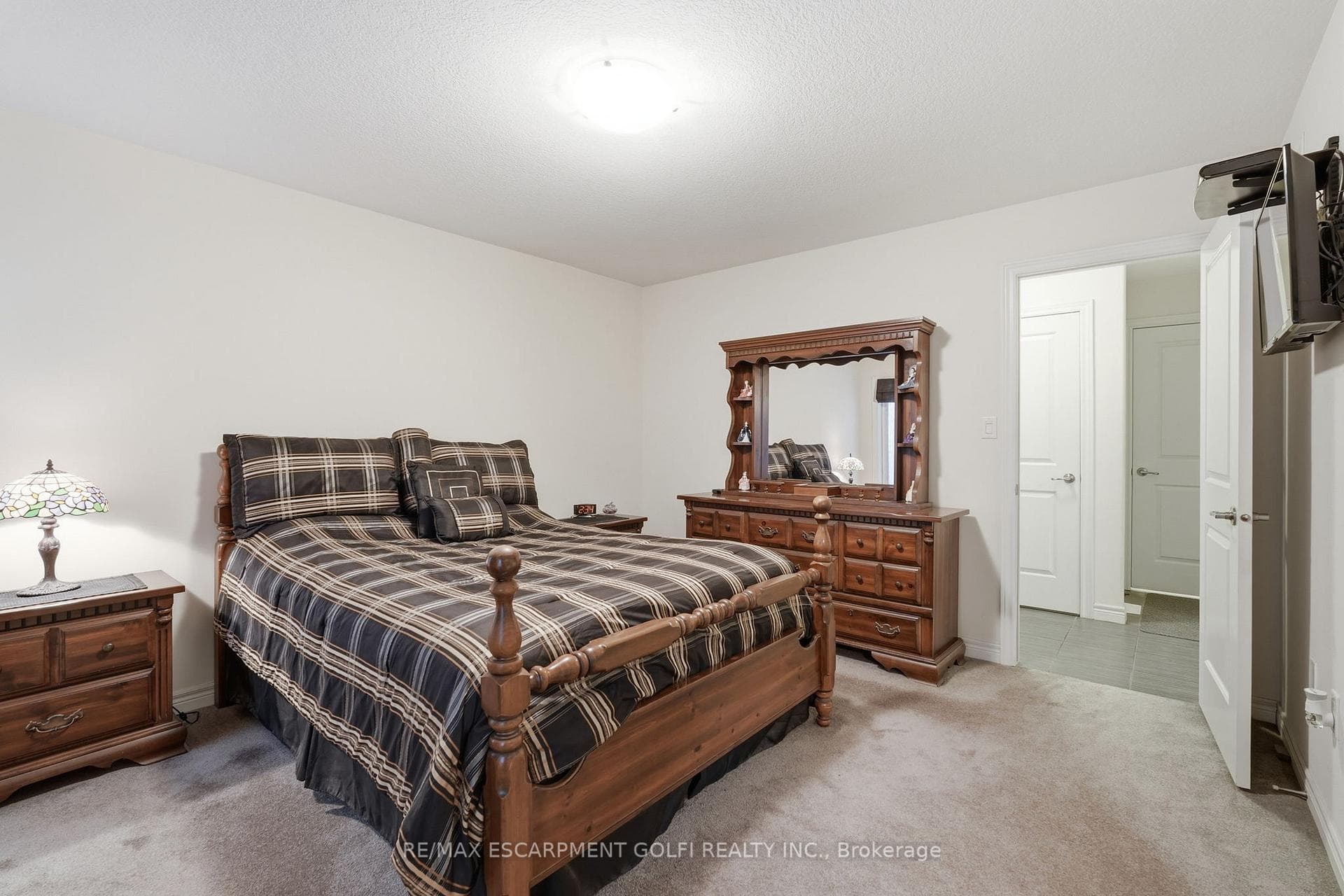 76 Lorne Avenue photo 17
