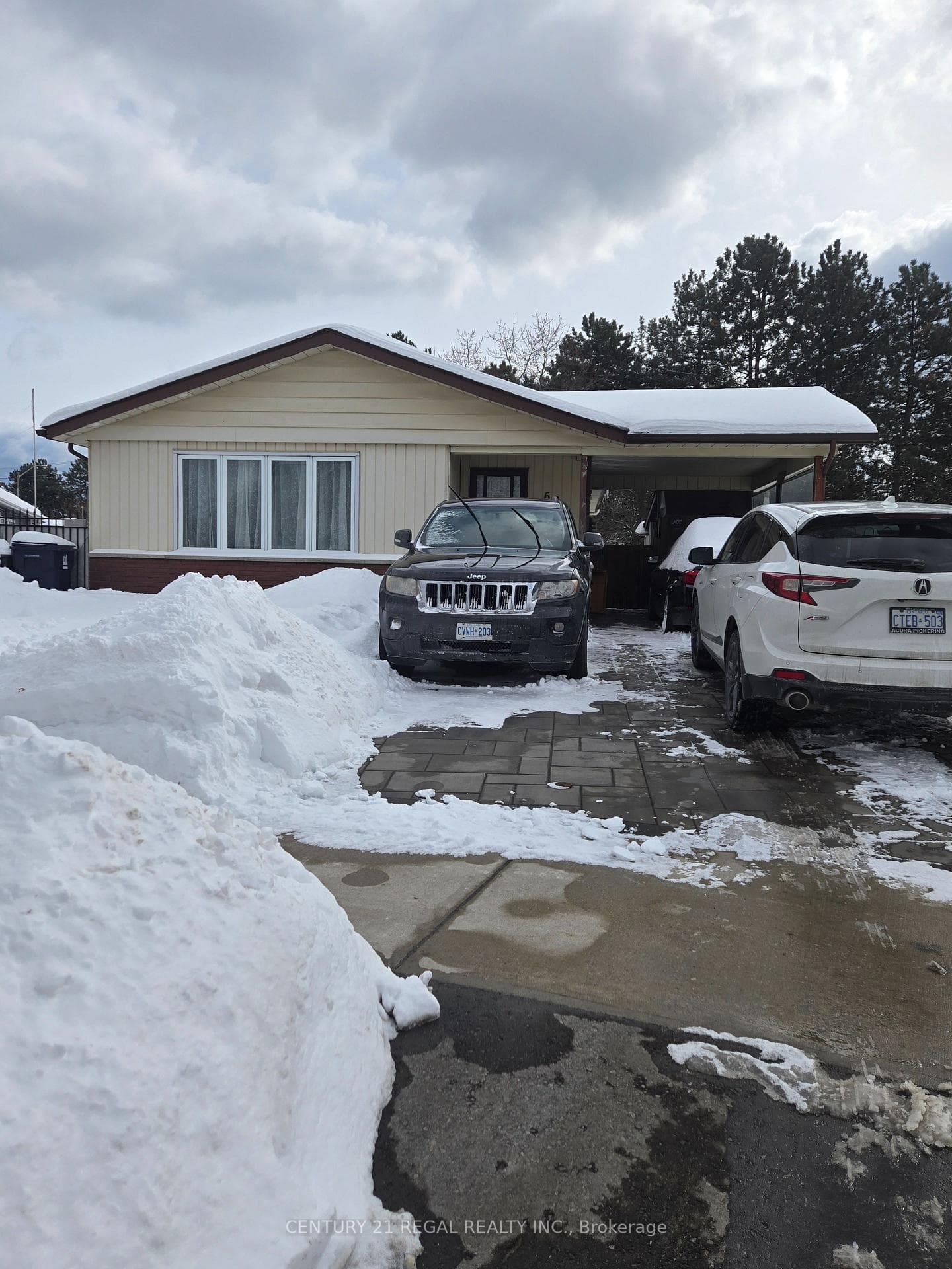 62 HOWELL Square photo 2