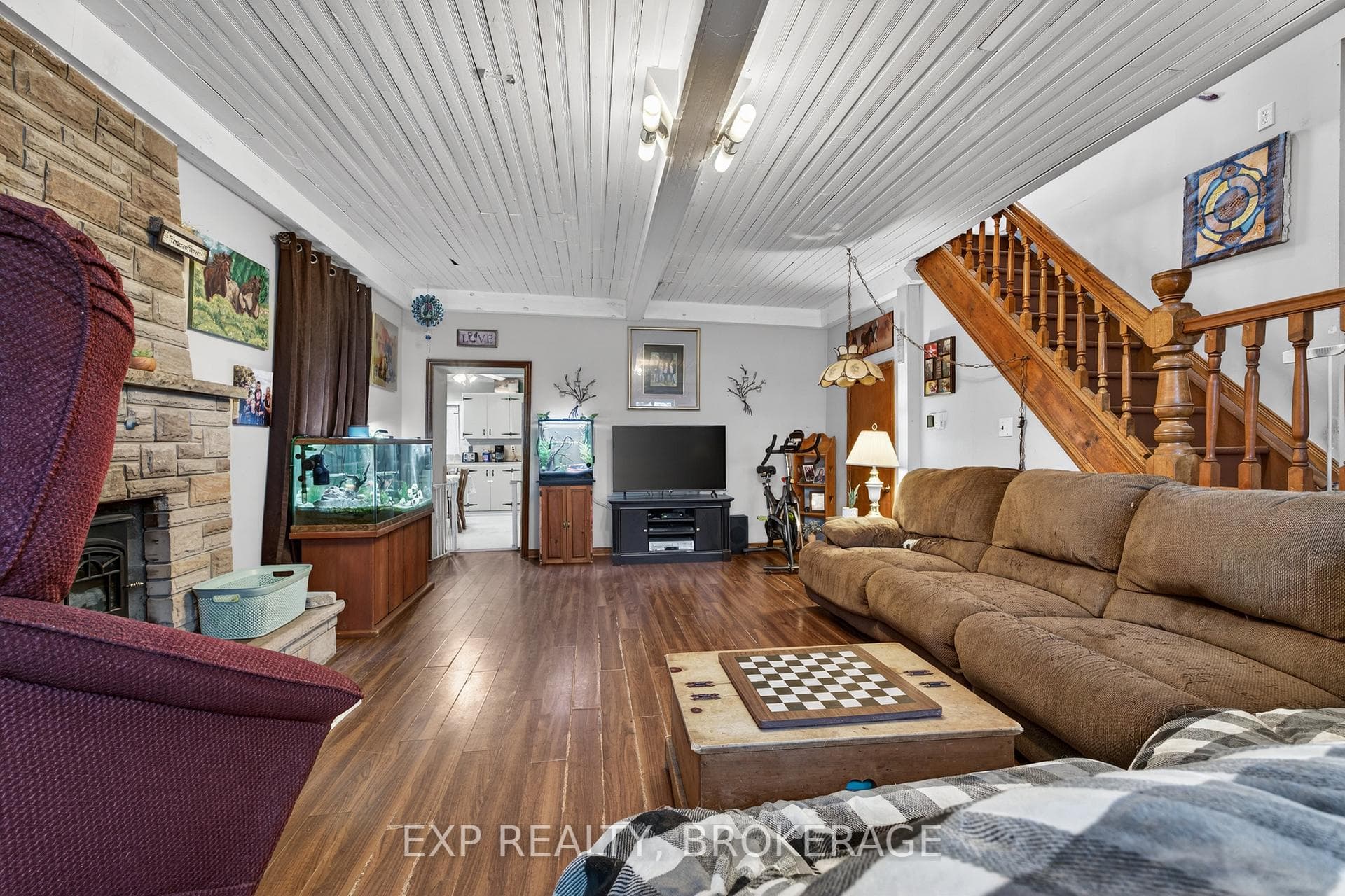 2295 SYDENHAM Road photo 6