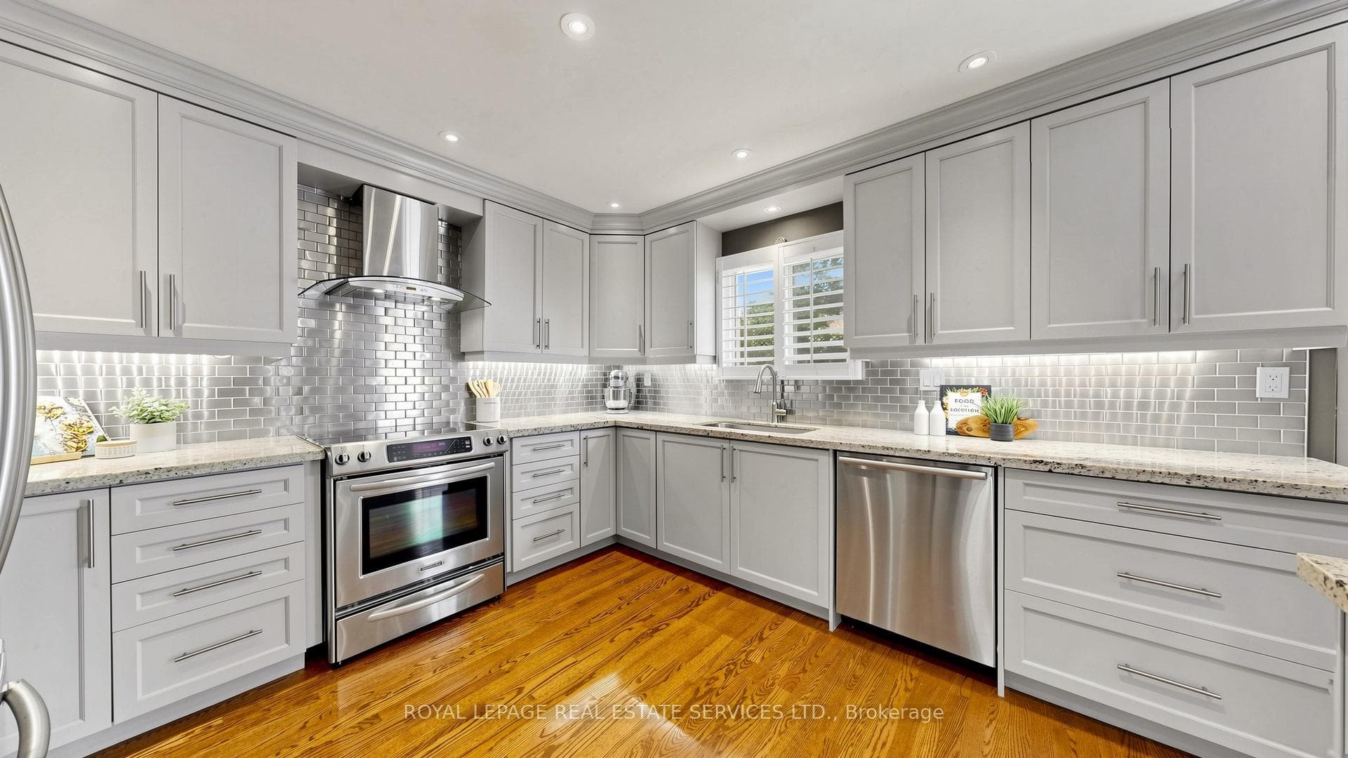 15 Maxwell Court photo 10