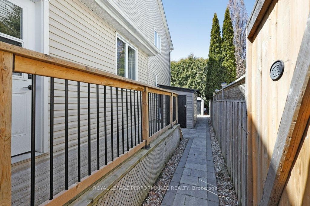 86 Mattawa Crescent photo 41