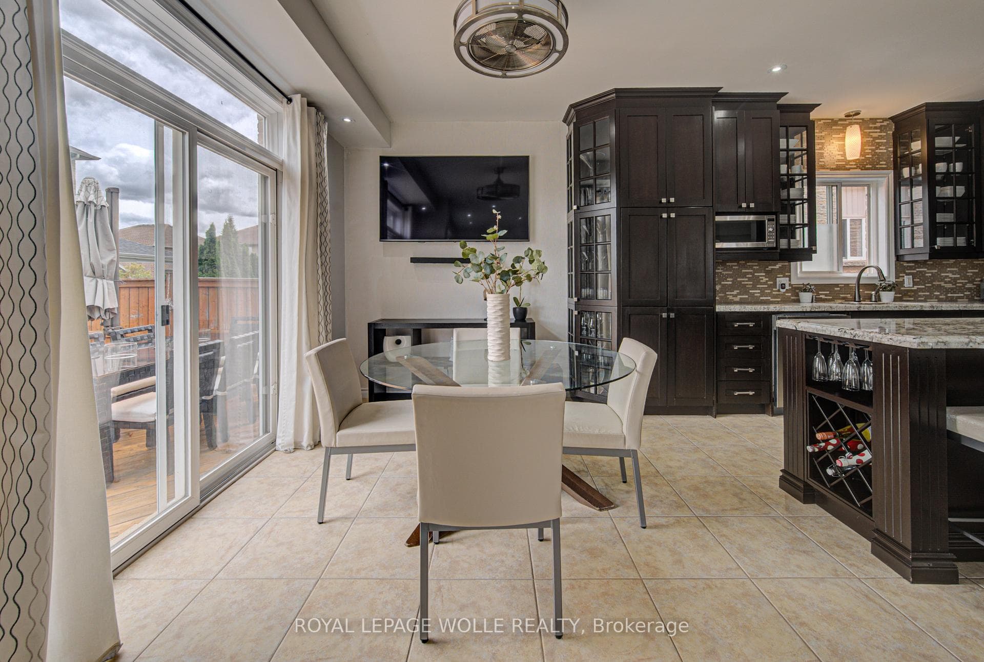 37 Davinci Boulevard photo 16
