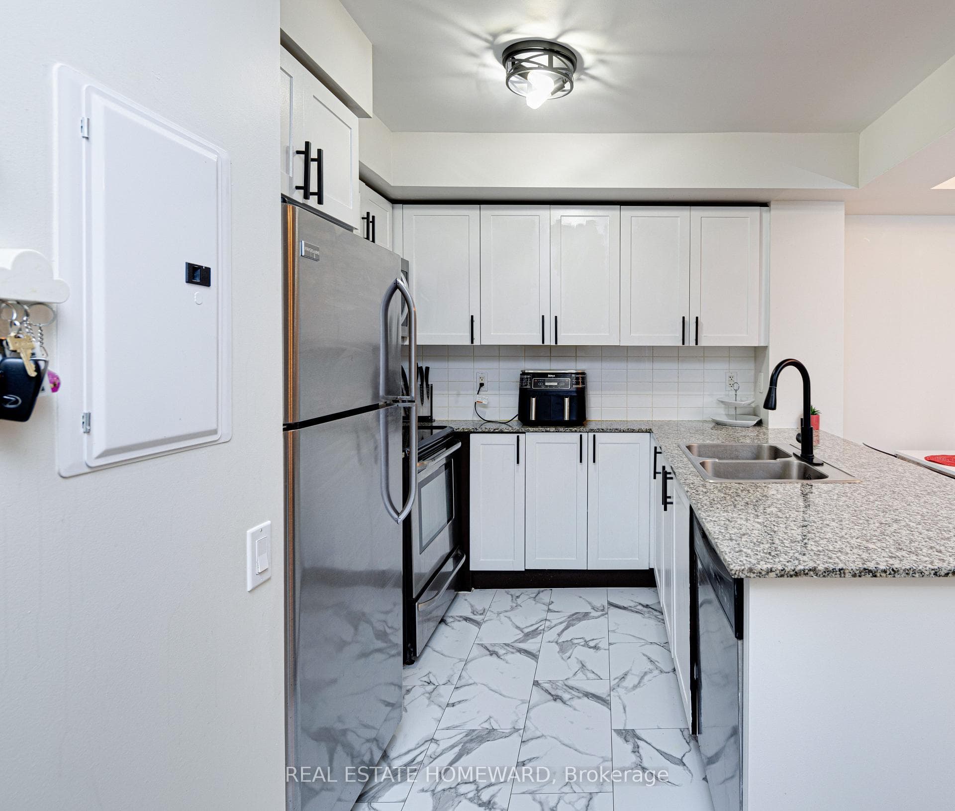 525 Wilson Avenue Unit 206 photo 3