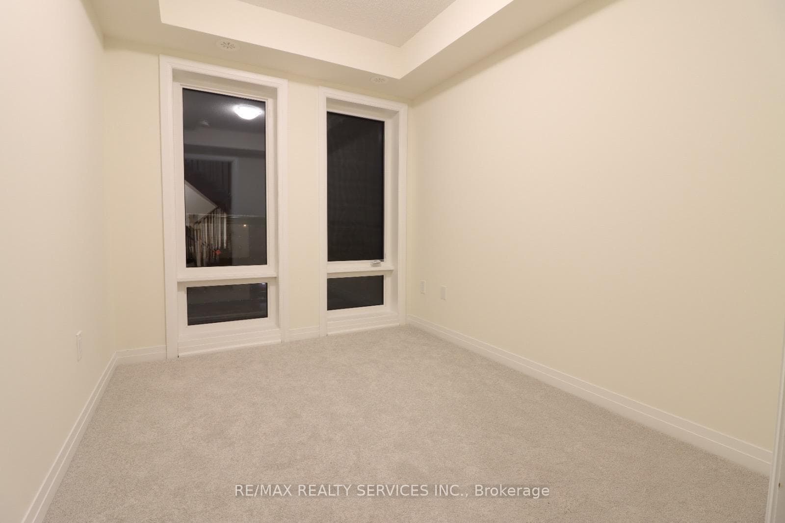 245 Mclevin Avenue Unit 15 photo 9