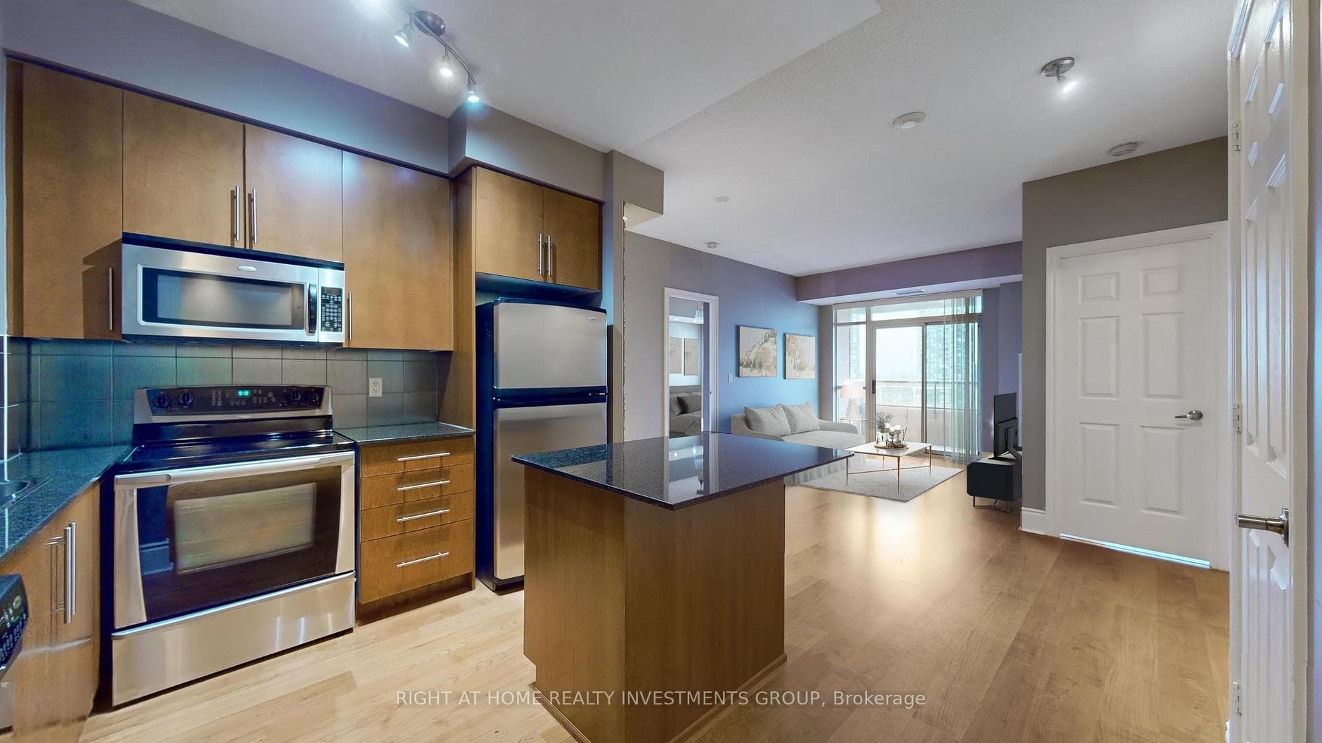 310 Burnhamthorpe Road Unit 1501 photo 8