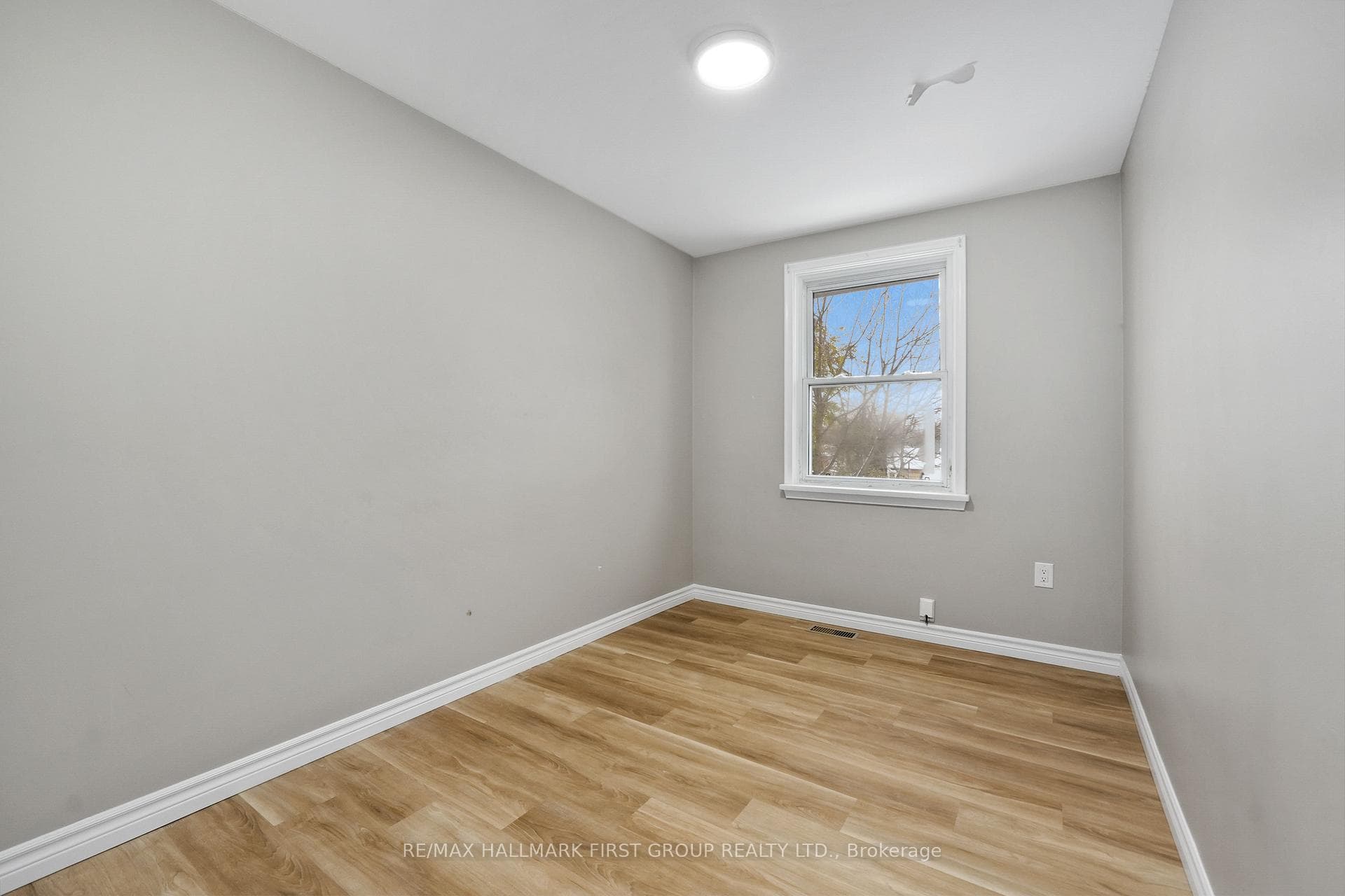 176 Sydenham Street Unit Upper photo 10