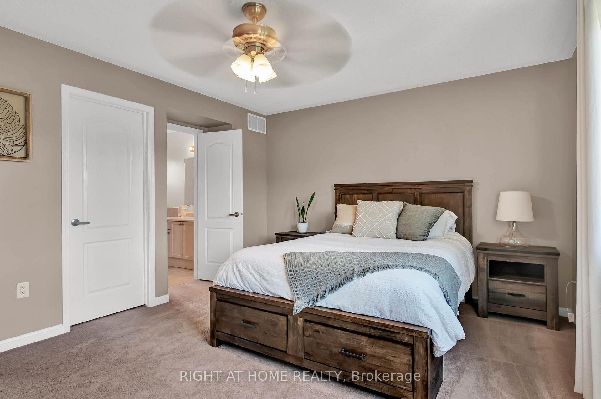 42 Steele Street photo 13