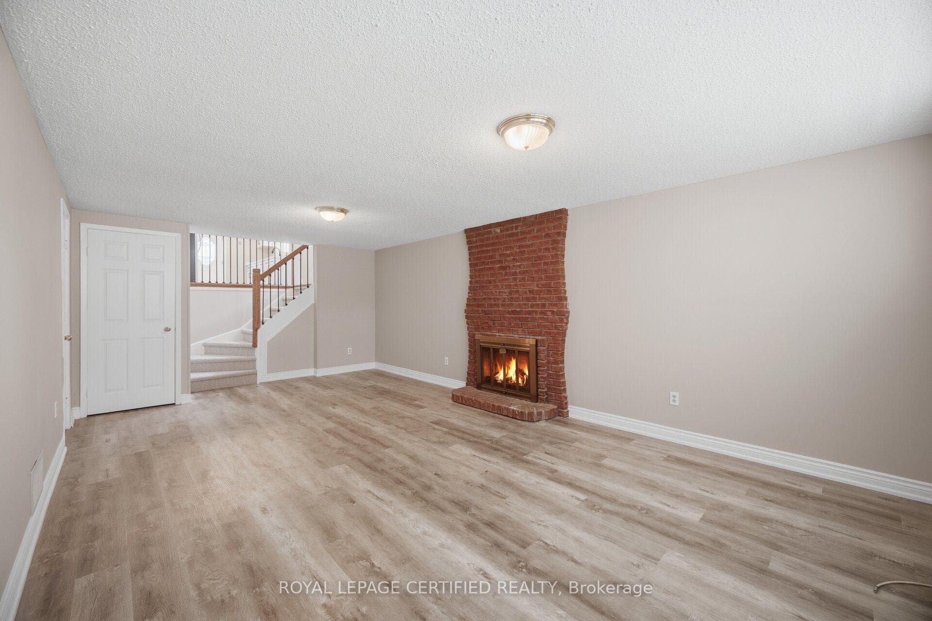 33 Grassmere Crescent photo 32