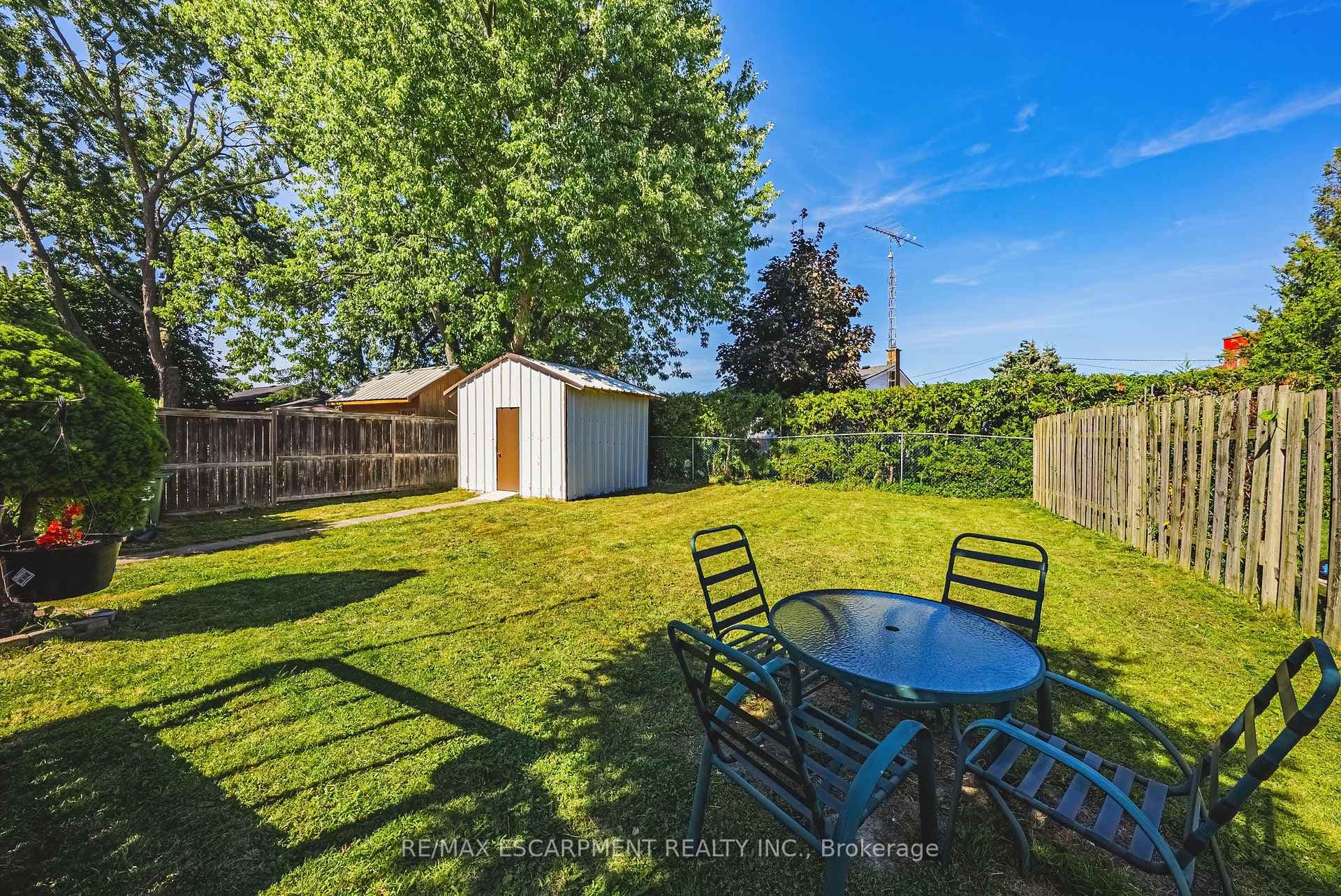 235 LARCH Street photo 27