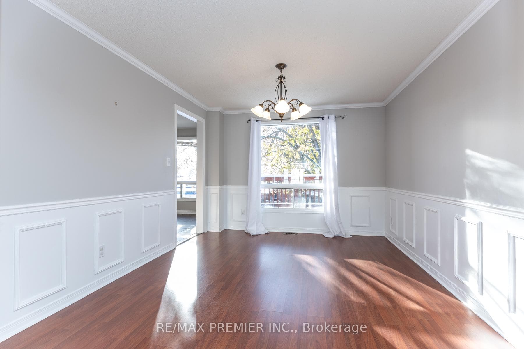 49 Bassett Boulevard Unit Main photo 10