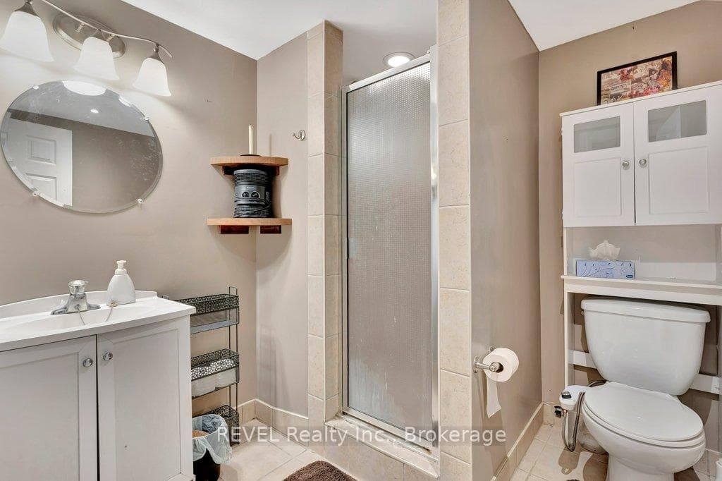 281 Chambers Crescent photo 26