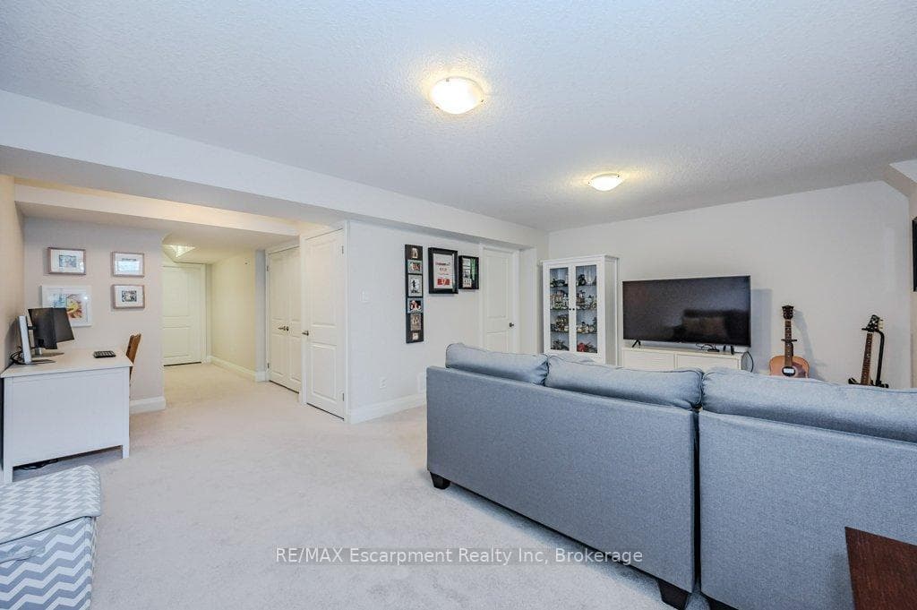 53 Frasson Drive photo 38