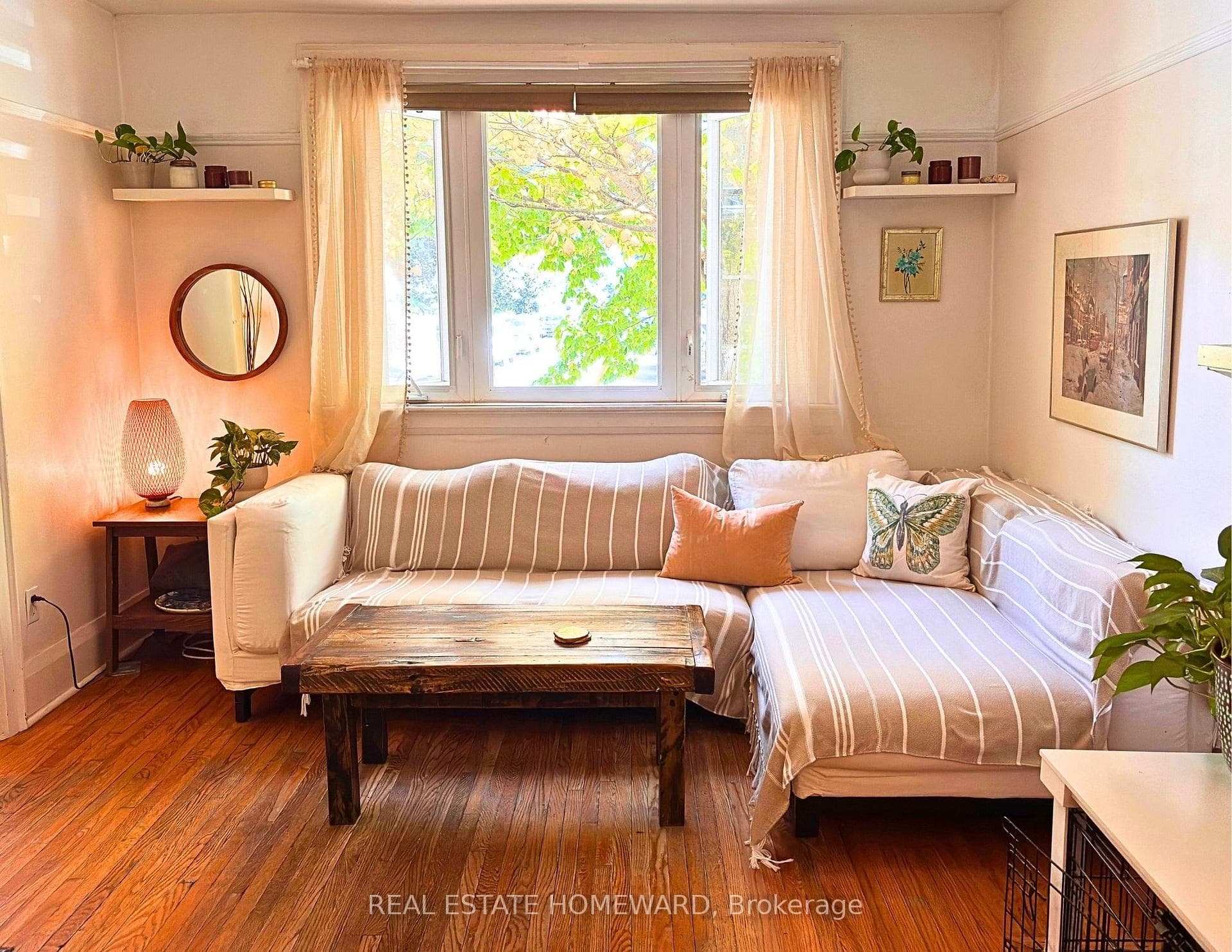 450 Scarborough Road Unit Upper photo 2