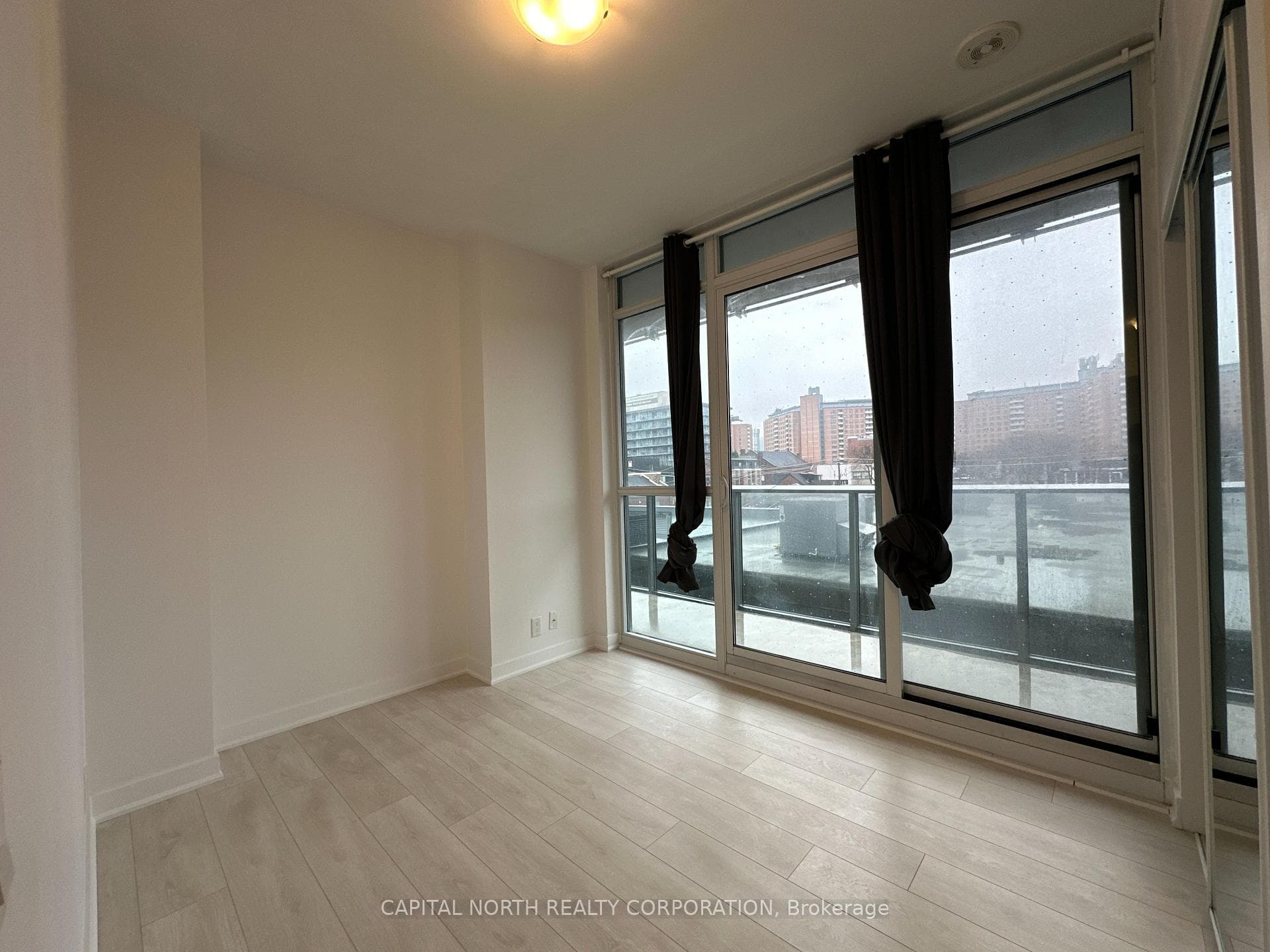 120 Parliament Street Unit 402 photo 18