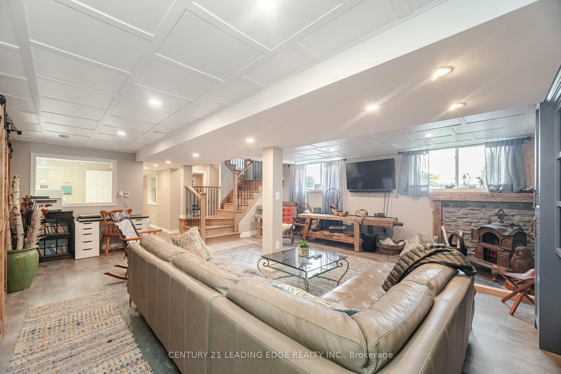 6123 Trafalgar Road photo 21