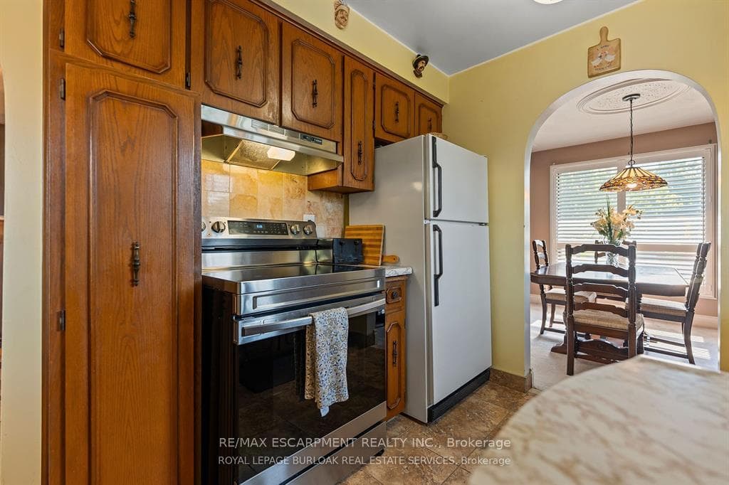 299 EASTDALE Boulevard photo 15