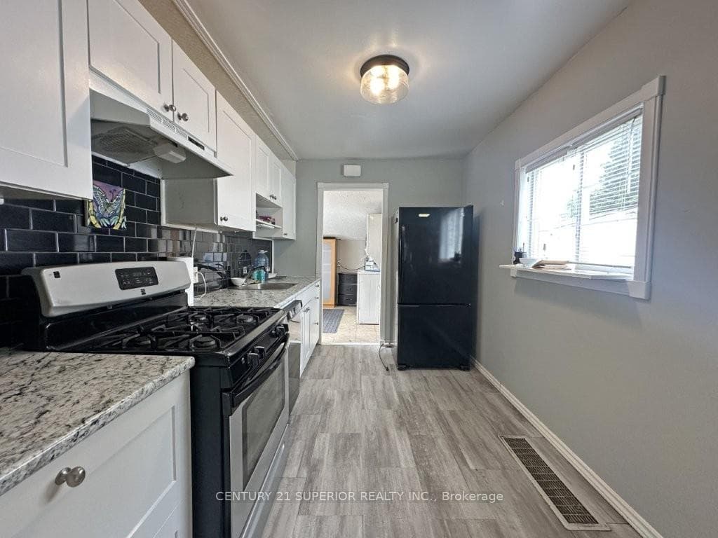 458 Francis Street photo 16