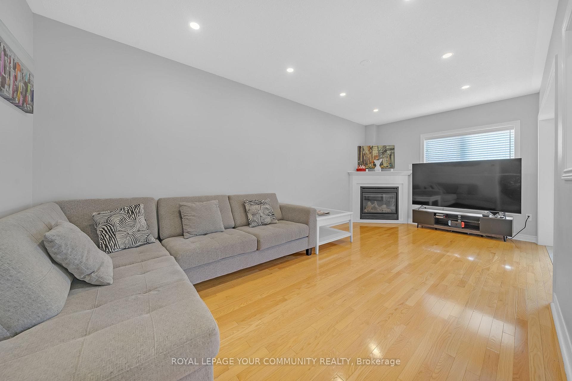 70 Carrier Crescent photo 9