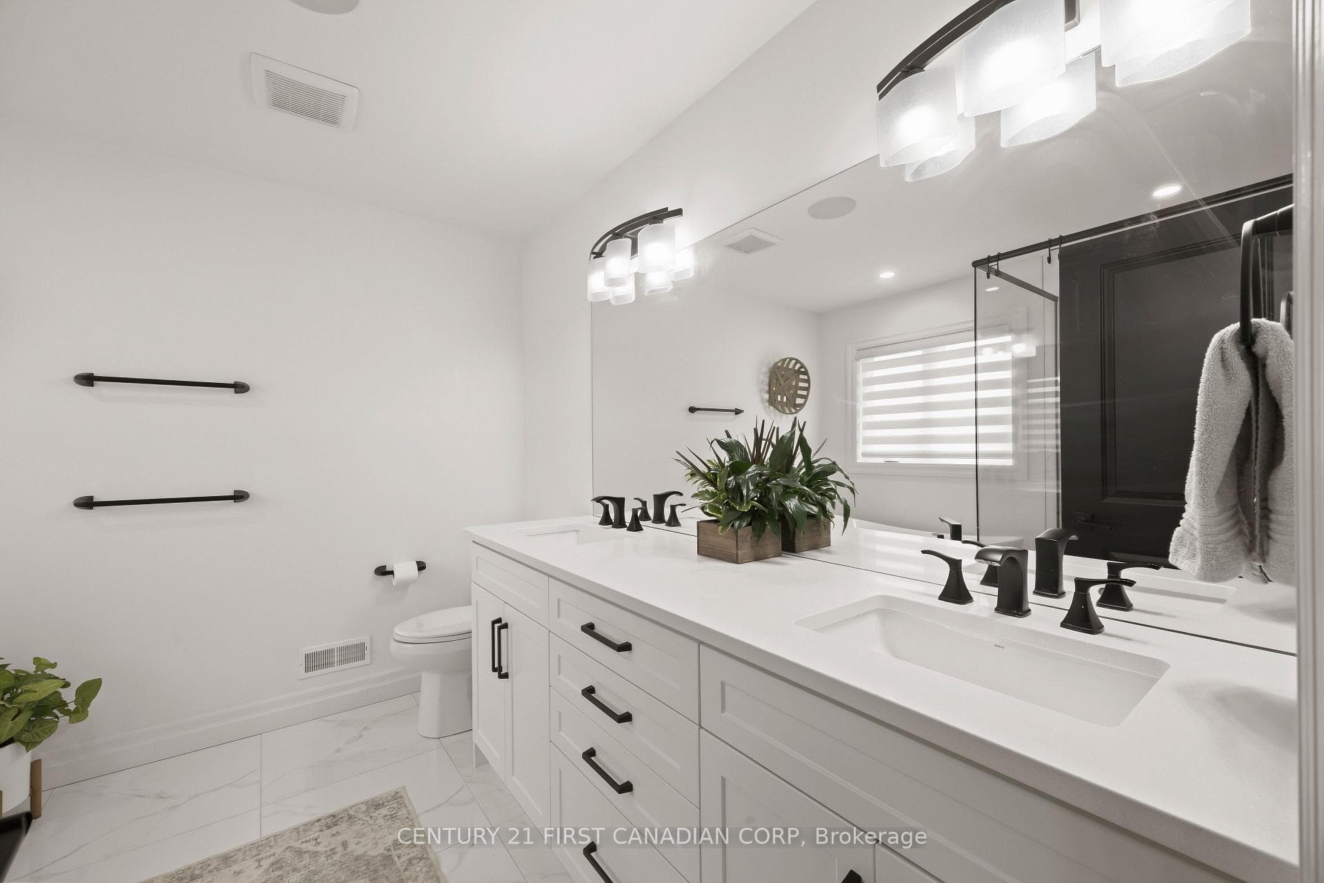 8 Oscar Davis Court photo 22