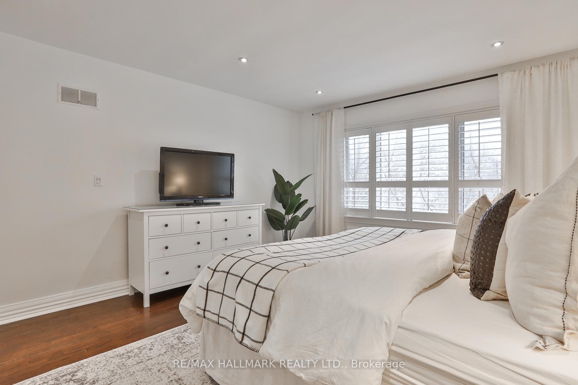 299 Ridley Boulevard photo 16
