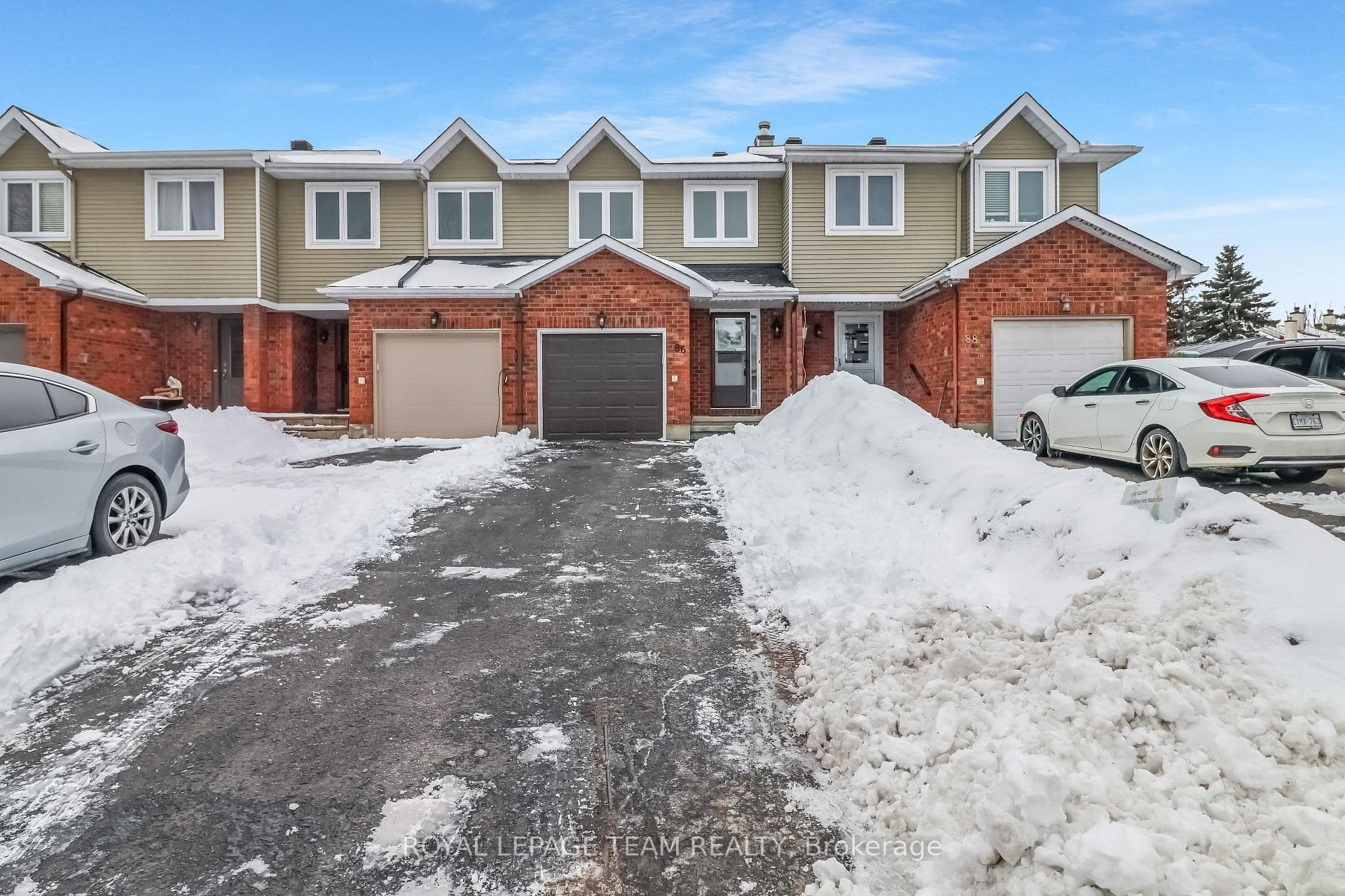 86 Woodford Way photo 1