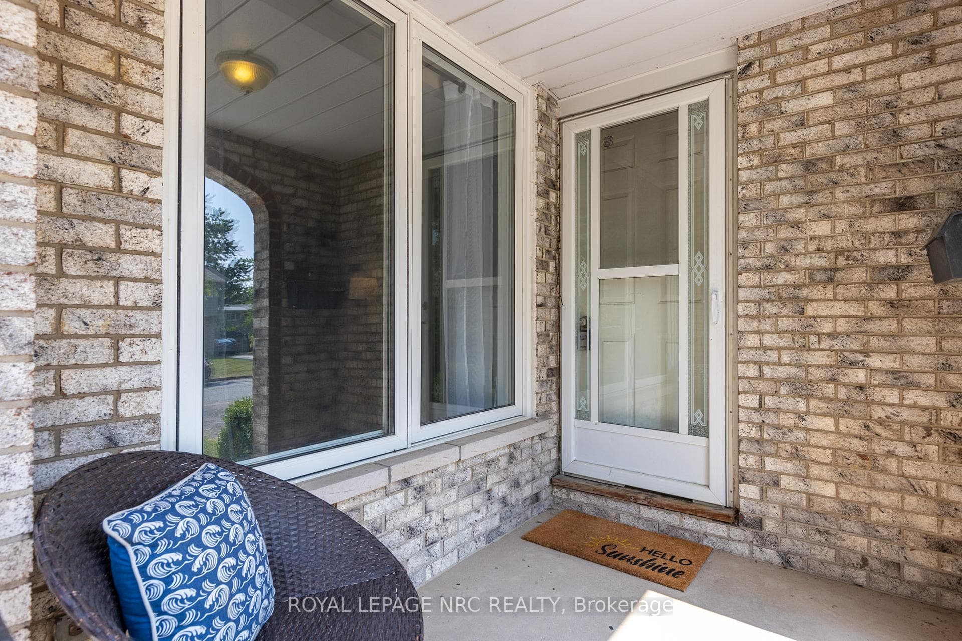 25 Greystone Crescent photo 4