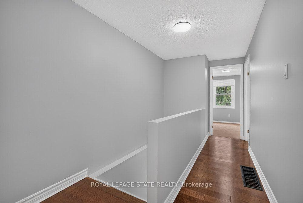 138 Memorial Avenue photo 24