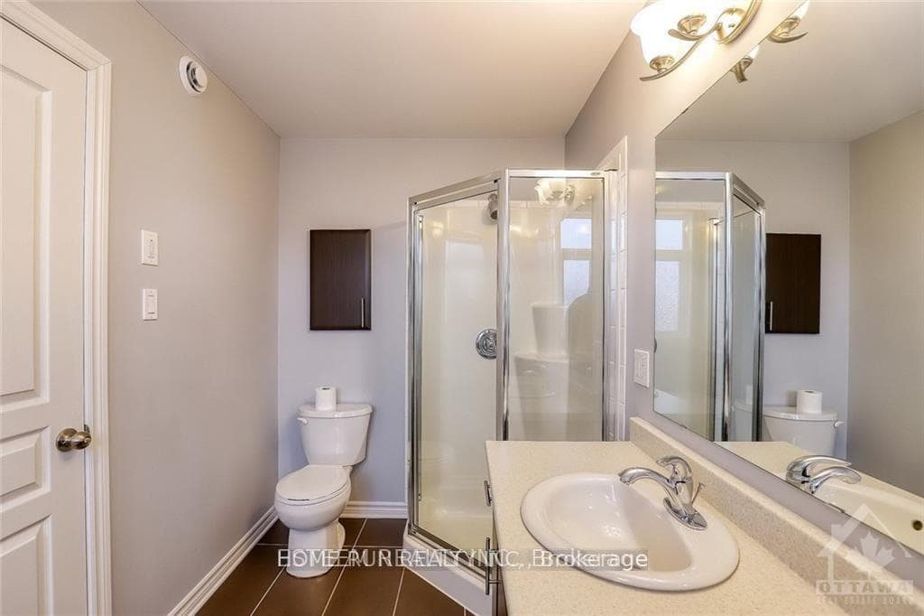 210 COOKS MILL Crescent photo 17