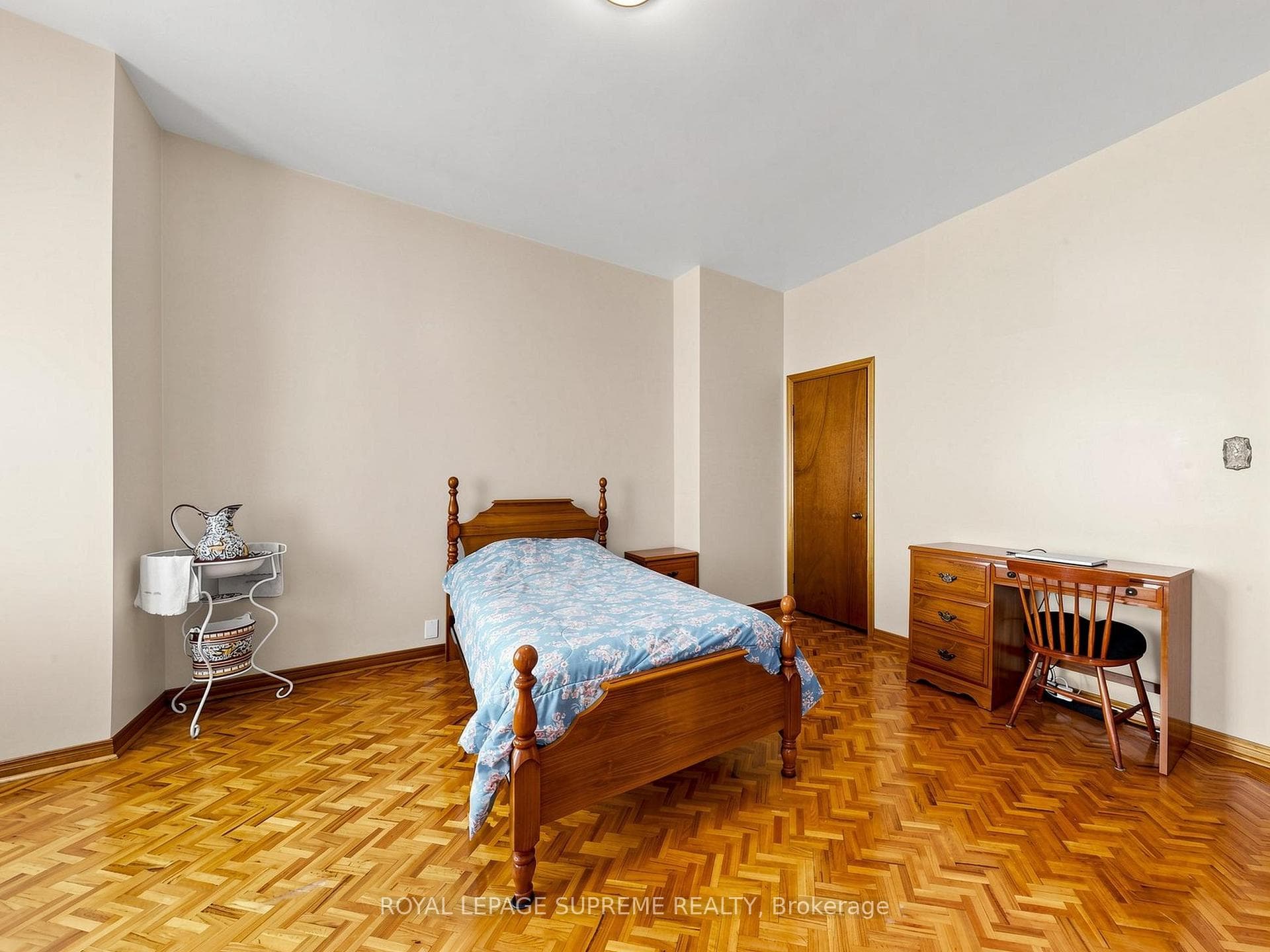 196 Palmerston Avenue photo 25