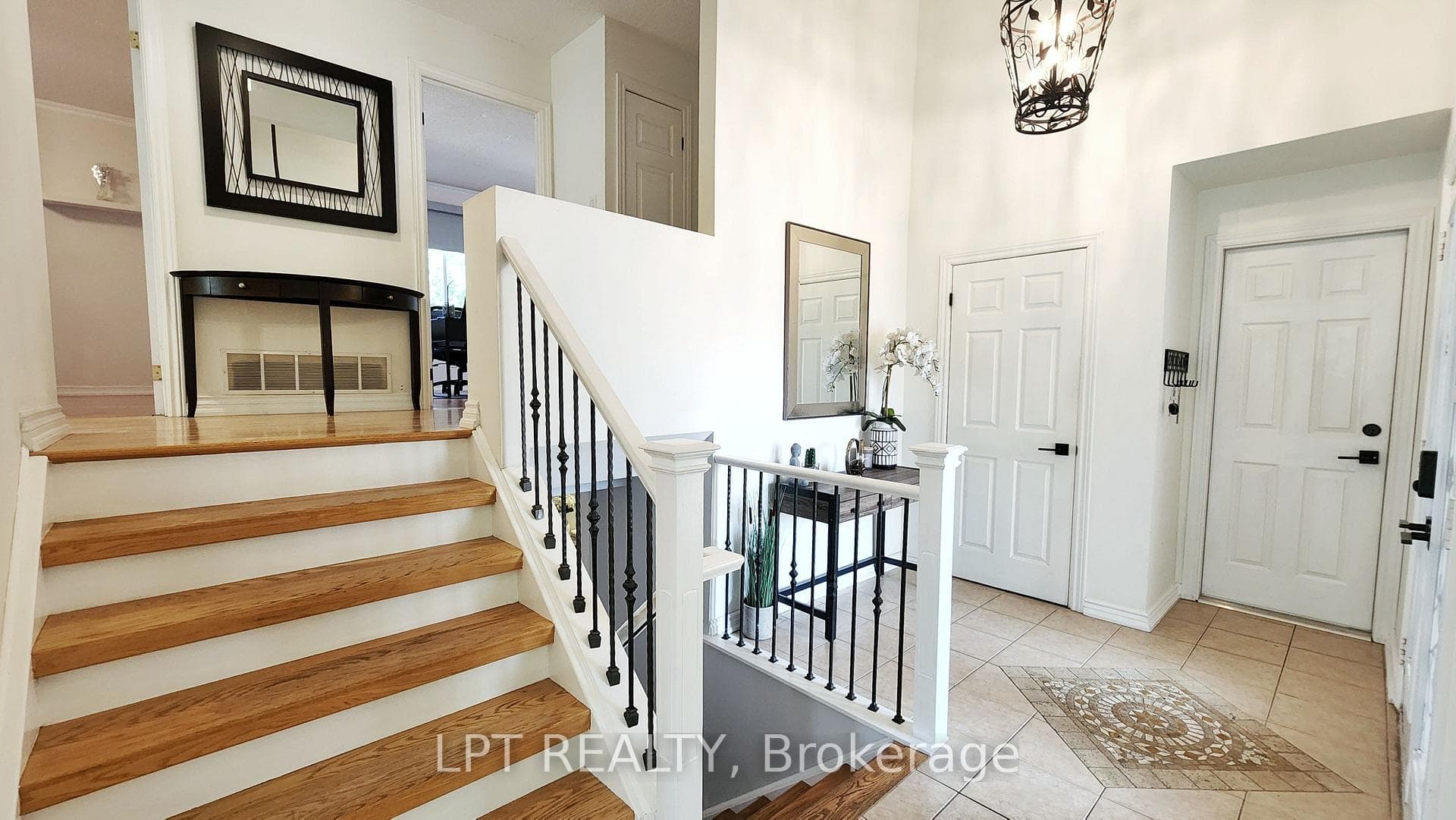 34 Noam Drive photo 4