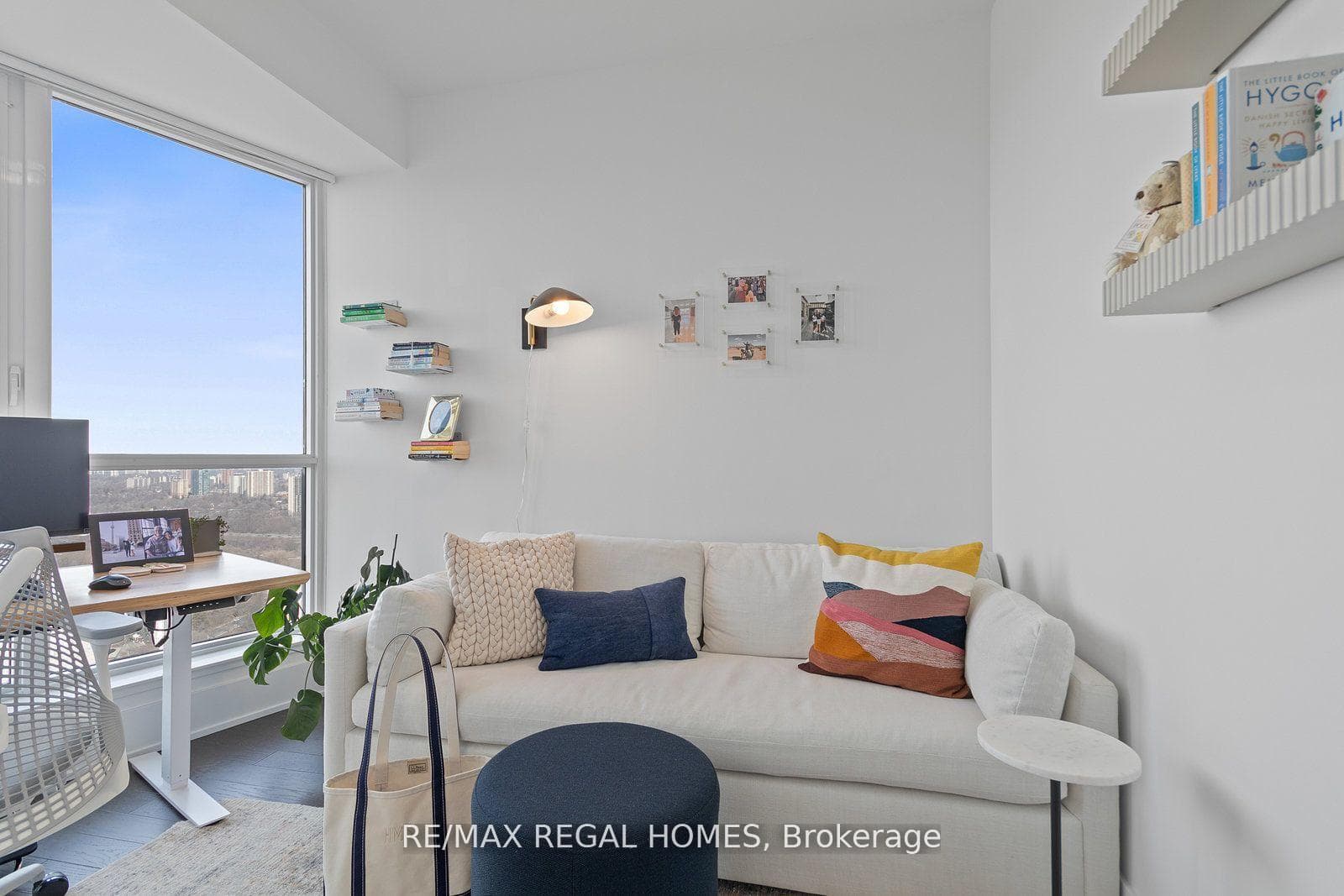 585 Bloor Street Unit 3215 photo 19