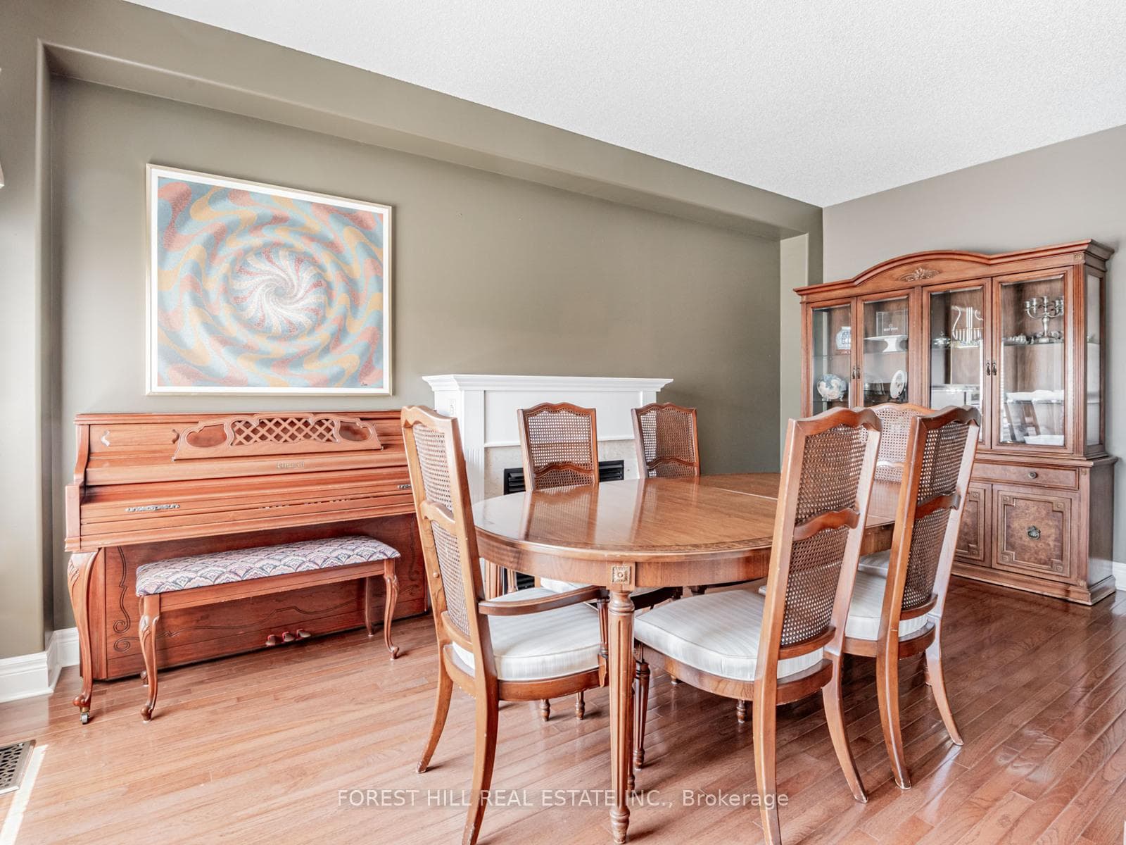 33 CONNAUGHT Lane photo 10