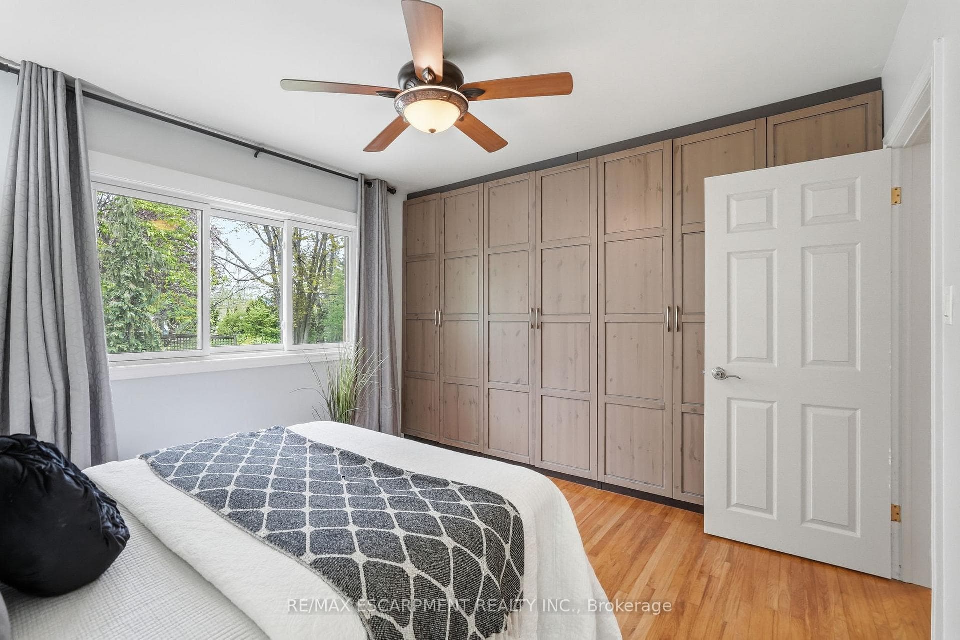 21 Brian Boulevard photo 28