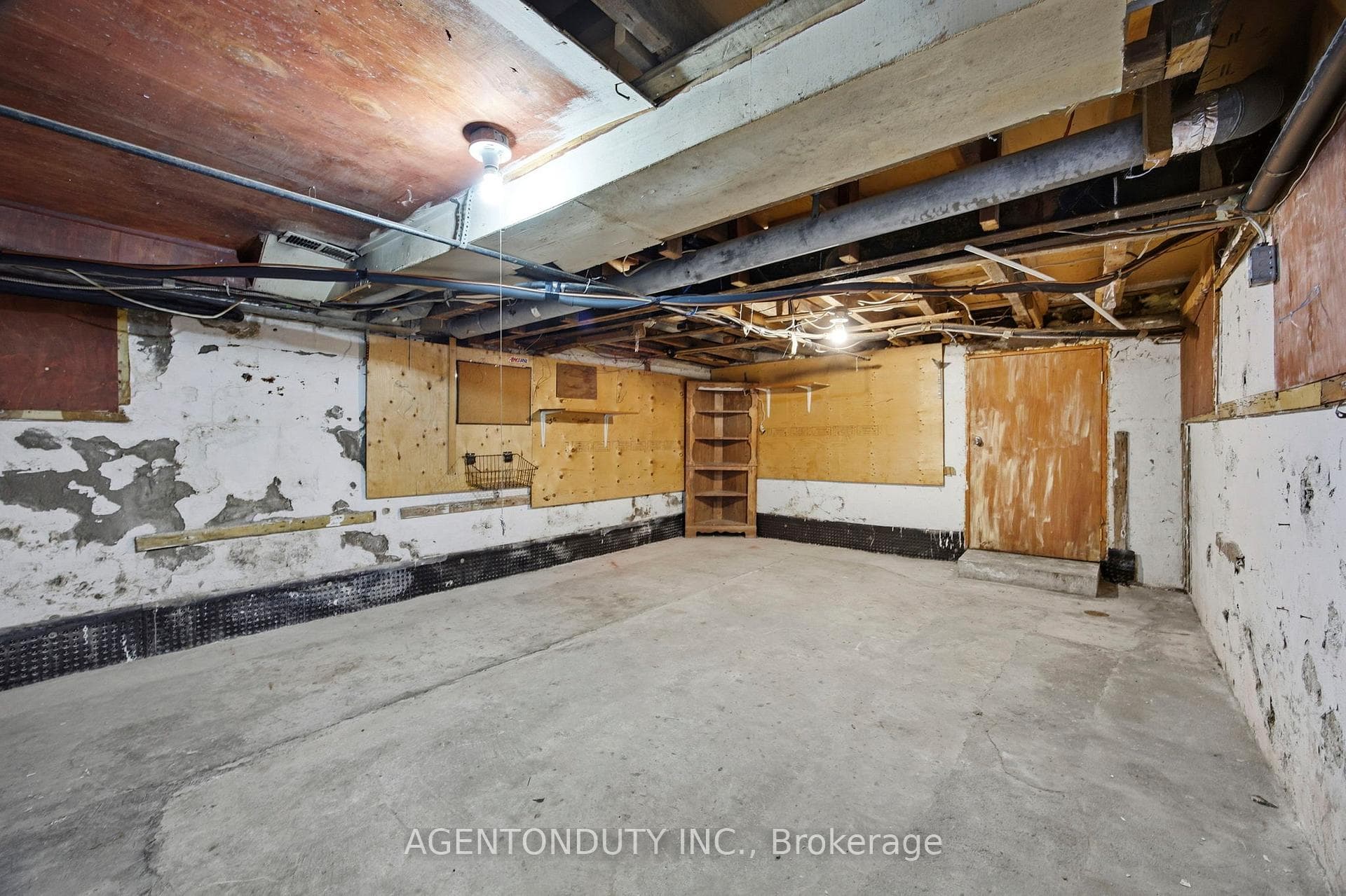 basement with walk out